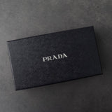 プラダ サフィアーノレザー 二つ折り長財布 ゴールド ブラック ギャランティーカード 箱付き - NEWSED