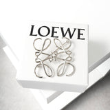 ロエベ アナグラム シルバー ブローチ 箱付き - NEWSED