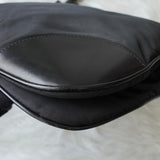 プラダ ポコノ テスート ナイロン / レザー トライアングルロゴ ショルダーバッグ ブラック - NEWSED