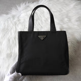 プラダ ポコノ テスート ナイロン / レザー ハンドバッグ トライアングルロゴ ブラック - NEWSED