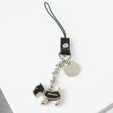 プラダ ドッグ サフィアーノレザー キーホルダー チャーム シルバー / ブラック - NEWSED