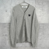 プレイ コム デ ギャルソン ハートロゴ カーディガン グレー - NEWSED
