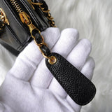 シャネル ロゴ キャビアスキン チェーン ショルダーバッグ ブラック - NEWSED