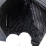 プラダ ポコノ テスート ナイロン 三角プレート ミニ ショルダーバッグ ブラック - NEWSED