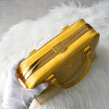 プラダ サフィアーノレザー ハンドバッグ 自立型 三角プレート イエロー - NEWSED