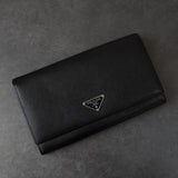 プラダ サフィアーノ レザー 二つ折り財布 長財布 ブラック - NEWSED