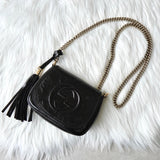 グッチ ソーホー パテント フリンジ チェーン ショルダーバッグ ミニバッグ パーティーバッグ ブラック - NEWSED