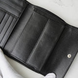 プラダ サフィアーノレザー トライアングルロゴ 三つ折り財布 ブラック - NEWSED