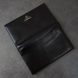 プラダ サフィアーノ レザー 二つ折り財布 長財布 三角プレート ブラック - NEWSED