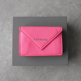 バレンシアガ ペーパーミニ ロゴ レザー コンパクトウォレット 二つ折り財布 ピンク - NEWSED