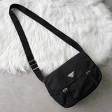 プラダ ポコノ テスート ナイロン 三角プレート ショルダーバッグ メッセンジャーバッグ ブラック - NEWSED