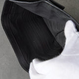 プラダ サフィアーノレザー 三角プレート 二つ折り財布 ブラック - NEWSED