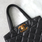 シャネル ターンロック マトラッセ キャビアスキン トートバッグ ブラック - NEWSED