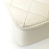 シャネル ターンロック ミニミニマトラッセ ラムスキン チェーンショルダーバッグ ホワイト - NEWSED