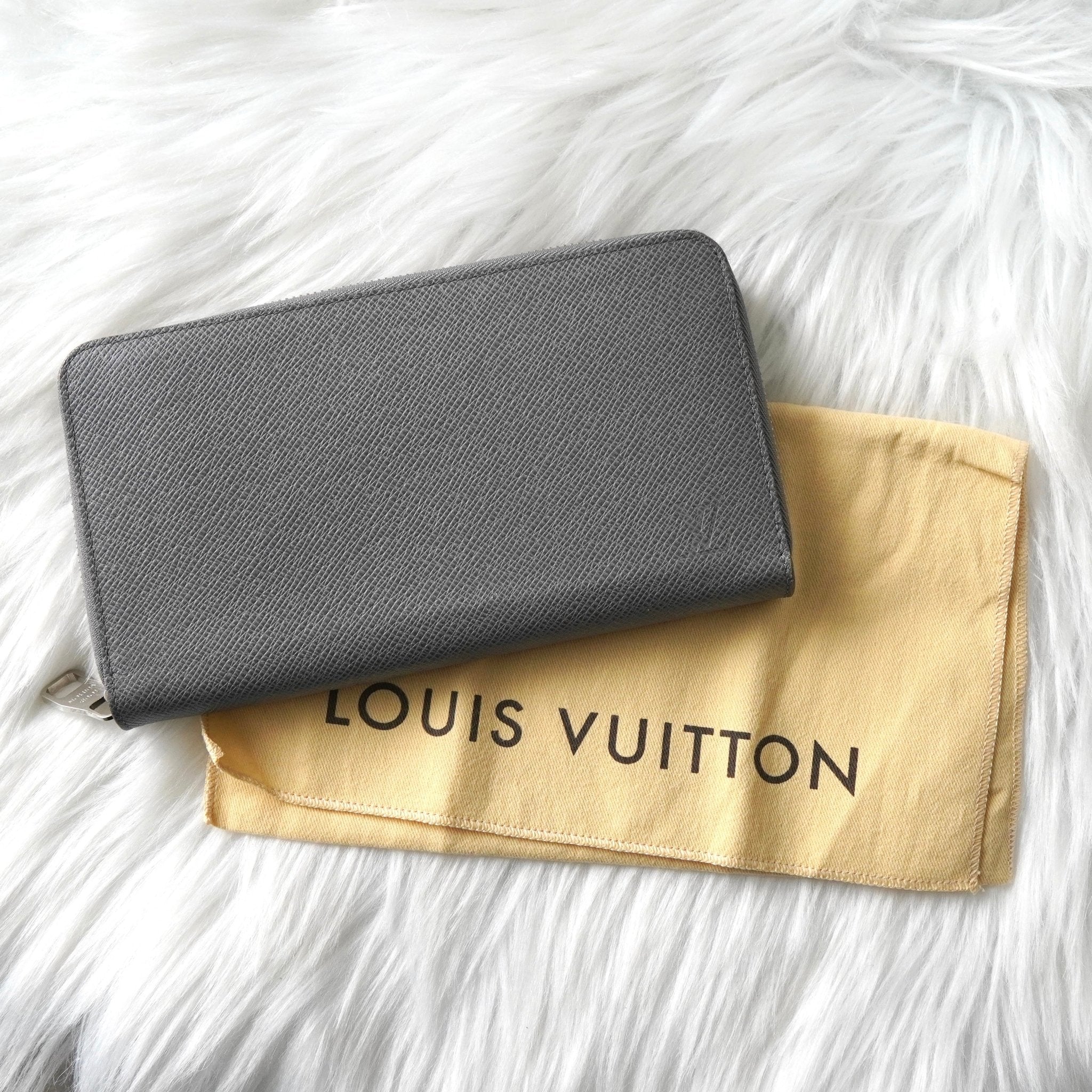 ルイ ヴィトン タイガ ジッピー・オーガナイザー アルドワーズ