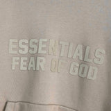エフオージー エッセンシャルズ フェルトロゴ パーカー ベージュ - NEWSED