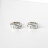 ヴィヴィアン ウエストウッド ロゴ刻印 ベルト シルバー フープピアス 箱付き - NEWSED