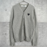 プレイ コム デ ギャルソン ハートロゴ カーディガン グレー - NEWSED