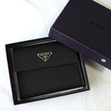 プラダ トライアングルロゴ ナイロン 三つ折り財布 ブラック 箱付き - NEWSED