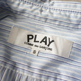 プレイ コムデギャルソン ハートロゴ ストライプ柄 長袖シャツ ブルー - NEWSED