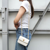 シャネル ターンロック ミニミニマトラッセ ラムスキン チェーンショルダーバッグ ホワイト - NEWSED