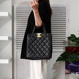 シャネル ターンロック マトラッセ キャビアスキン トートバッグ ブラック - NEWSED