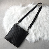 ボッテガ ヴェネタ イントレチャート レザー ショルダーバッグ ブラック - NEWSED