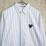 プレイ コムデギャルソン ハートロゴ ストライプ柄 長袖シャツ ブルー - NEWSED