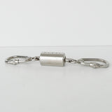 グッチ ロゴ ダブル カラビナ キーホルダー ストラップ シルバー - NEWSED