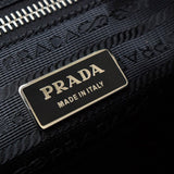 プラダ ポコノ テスート ナイロン サフィアーノレザー 三角プレート トートバッグ ブラック - NEWSED