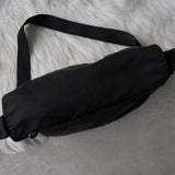 プラダ ポコノ テスート ナイロン 三角プレート ショルダーバッグ メッセンジャーバッグ ブラック - NEWSED