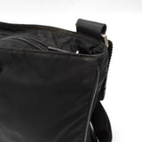 プラダ ポコノ テスート ナイロン 三角プレート ショルダーバッグ ブラック - NEWSED