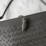 ボッテガ ヴェネタ イントレチャート レザー がま口 ハンドバッグ グレー - NEWSED