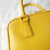 プラダ サフィアーノレザー ハンドバッグ 自立型 三角プレート イエロー - NEWSED