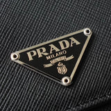 プラダ サフィアーノレザー トライアングルロゴ 二つ折り財布 ブラック - NEWSED