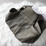 ロエベ ナッパアイレ レザー ハンドバッグ グレー - NEWSED