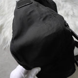 プラダ ポコノ テスート ナイロン 三角プレート ショルダーバッグ メッセンジャーバッグ ブラック - NEWSED