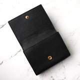 グッチ 型押しロゴ レザー 三つ折り財布 ブラック - NEWSED