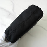 プラダ テスートナイロン / レザー 三角プレート ポーチ ブラック - NEWSED