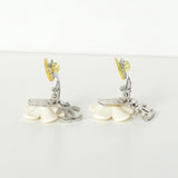 シャネル ココマーク フラワー ラインストーン イヤリング シルバー / ホワイト - NEWSED