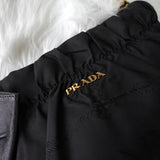 プラダ ジャガード テスートナイロン / レザー ギャザー リボン ショルダーバッグ ブラック - NEWSED