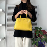 プラダ サフィアーノレザー ハンドバッグ 自立型 三角プレート イエロー - NEWSED