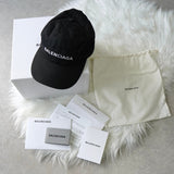 バレンシアガ ロゴ キャップ ブラック 箱付き - NEWSED