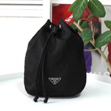 プラダ ポコノ テスート ナイロン 巾着 ミニバッグ ポーチ 三角プレート ブラック - NEWSED