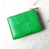 ボッテガ ヴェネタ イントレチャート マキシイントレチャート カセット 二つ折り財布 コンパクトウォレット グリーン 箱付き - NEWSED