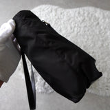 プラダ ポコノ テスート ナイロン サフィアーノレザー 三角プレート トートバッグ ブラック - NEWSED