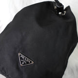 プラダ ポコノ テスート ナイロン 巾着 ミニバッグ ポーチ 三角プレート ブラック - NEWSED