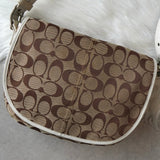 コーチ シグネチャー キャンバス ショルダーバッグ ベージュ - NEWSED