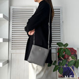 ヴィヴィアン ウエストウッド オーブ レザー ショルダーバッグ ポシェット グレー - NEWSED