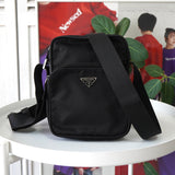 プラダ ポコノ テスート ナイロン 三角プレート ミニ ショルダーバッグ ブラック - NEWSED